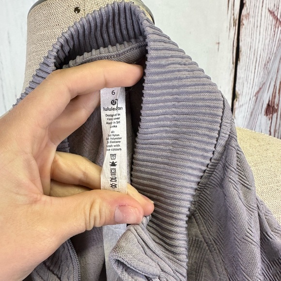 Lululemon Rest Less 1/2 Zip size 6 - Picture 5 of 5